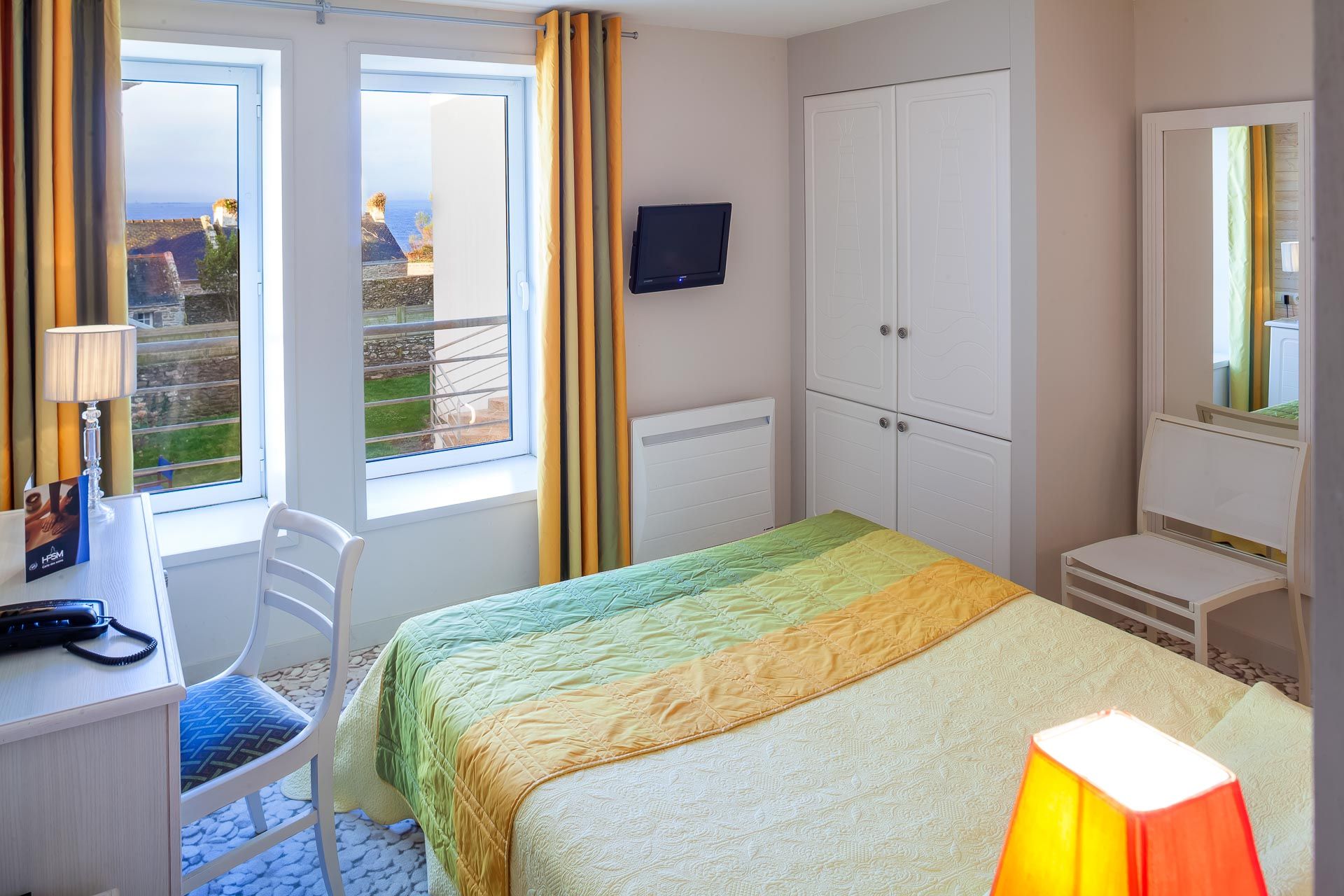 Chambre confortable - logis hôtel vent d'iroise