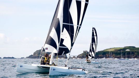 Catamaran Bretagne - hotel finistere